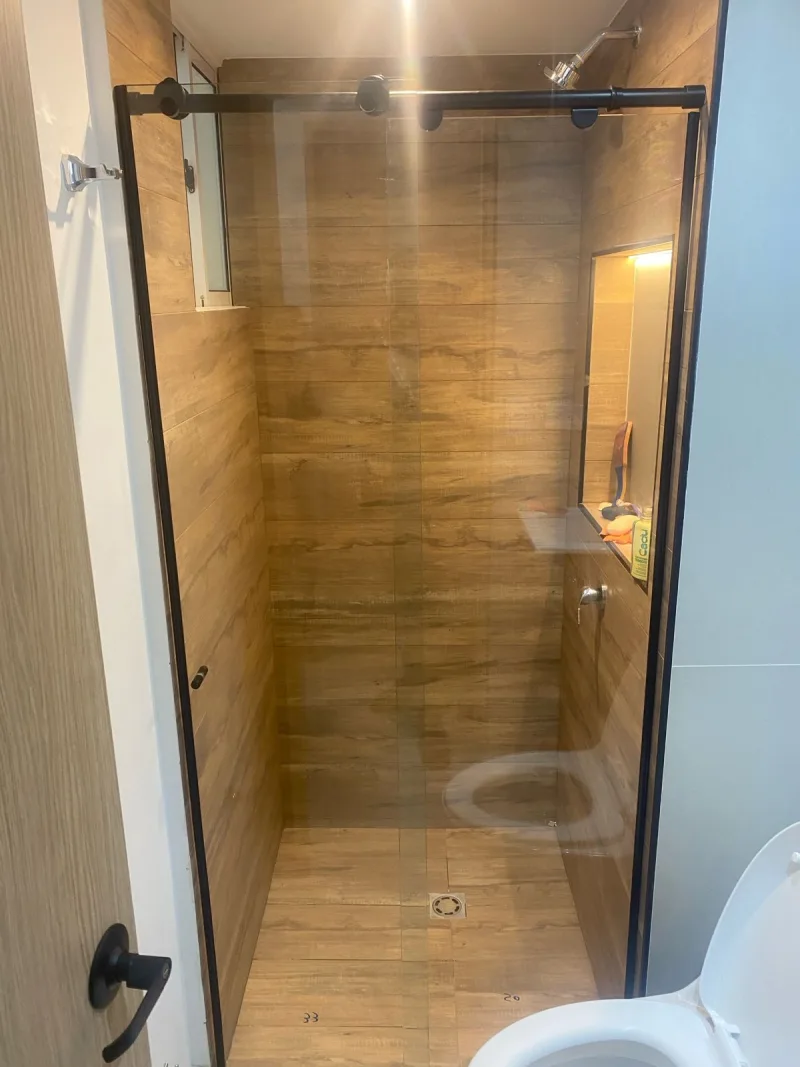 Divisiones de vidrio para baño